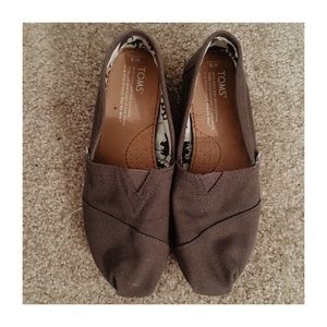 TOMS shoes